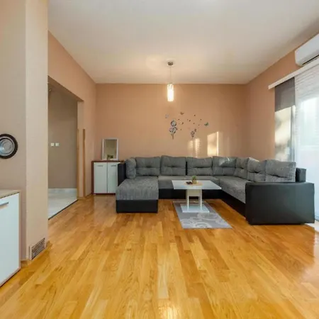 Apartamento Sweet Dora Sukošan