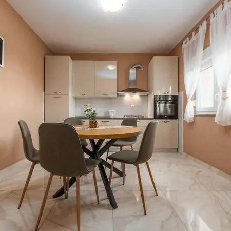 Sweet Dora Apartamento