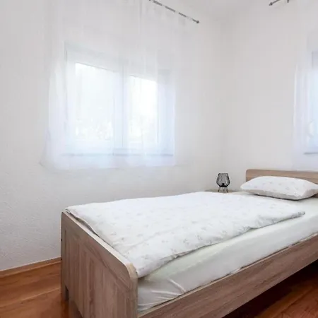 Apartamento Sweet Dora Sukošan